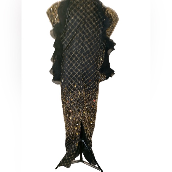 Broken glass gown - Picture 4 of 9